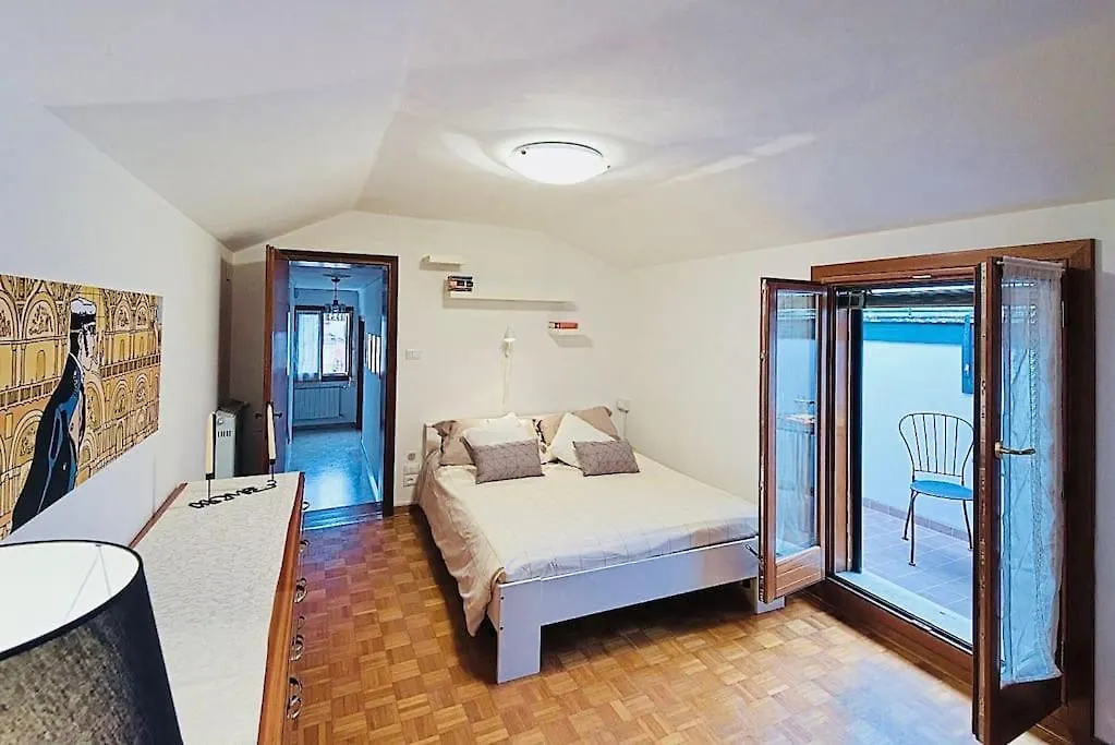 Apartment In The Center Of Venice Italy